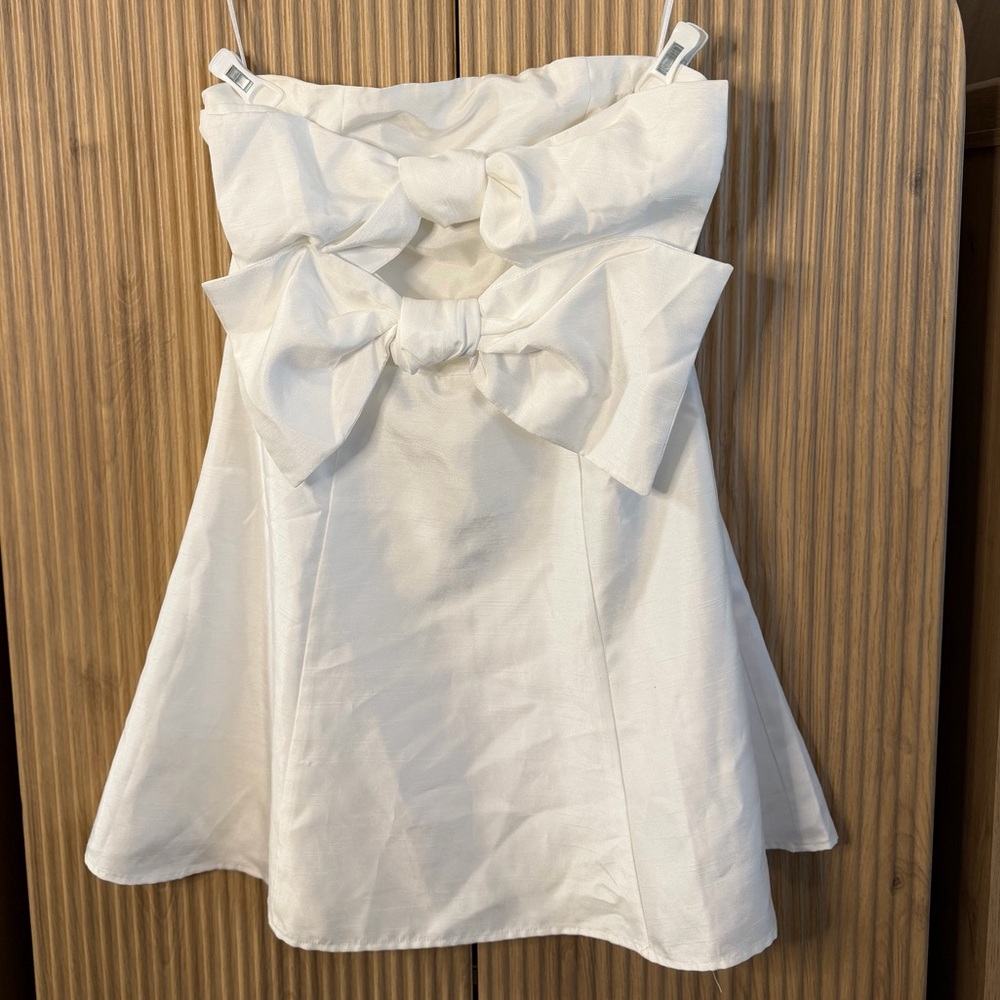 Elegant White Bow Dress
